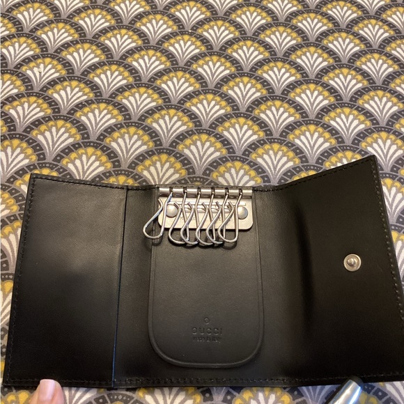 SALE ♥️ Authentic GUCCI leather Key Holder Case, super sleek piece - Picture 7 of 14